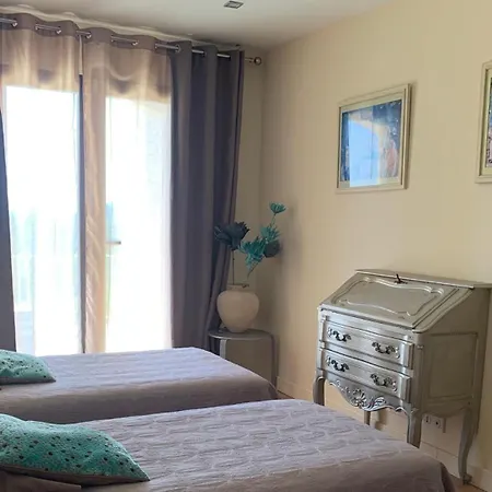 Homestay Cosy Mustang Avec Piscine - Casaeva