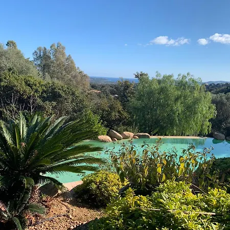 Mustang Avec Piscine Casaeva *