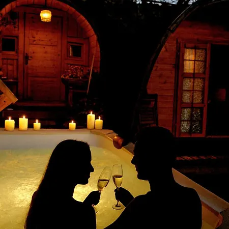 Mustang Avec Piscine Casaeva בית אירוח פורטו-וישיו