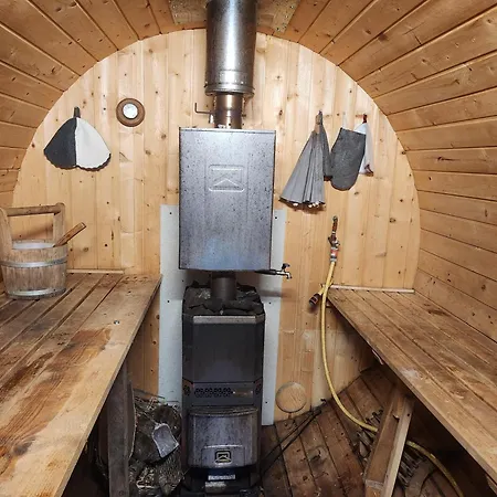 Mustang Avec Piscine Casaeva