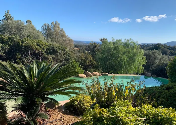 Mustang Avec Piscine Casaeva *
