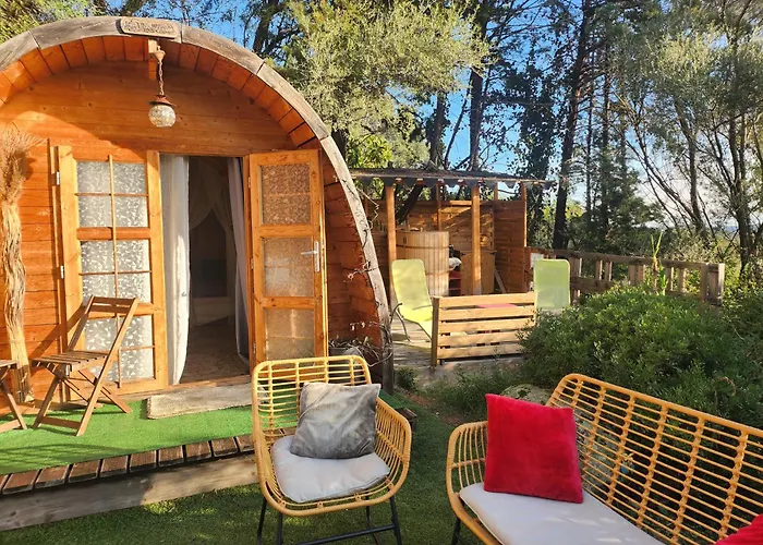 Mustang Avec Piscine Casaeva בית אירוח